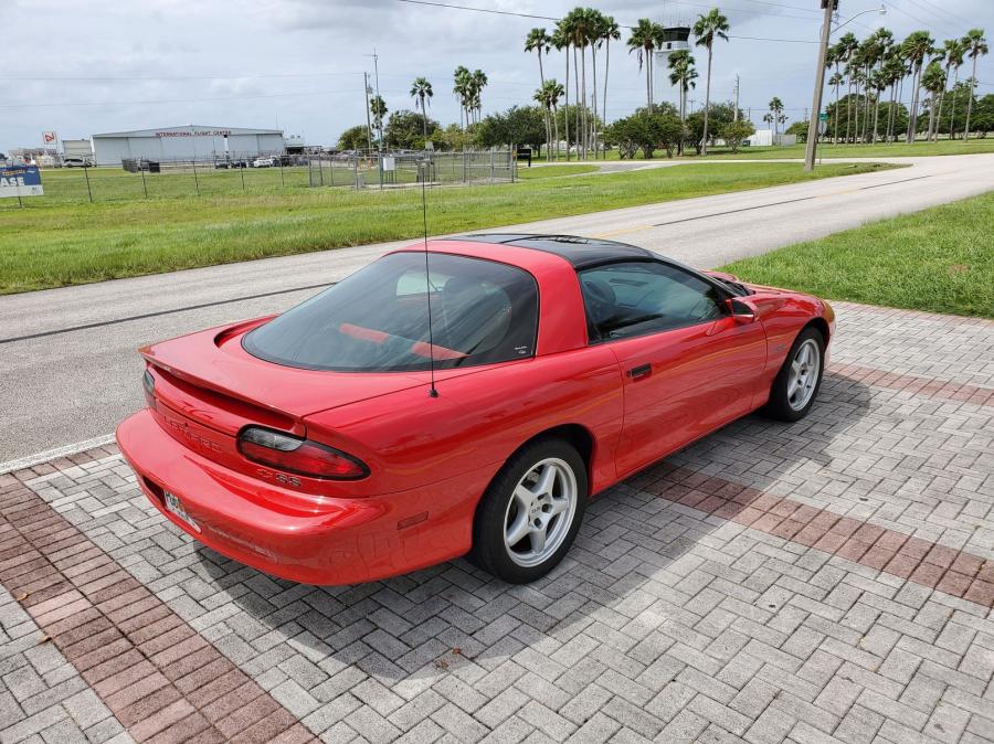  Chevrolet Camaro SS (1710) 1996 года  (фото 10 из 101)